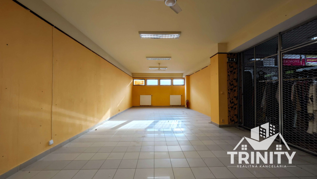 Na prenájom obchodný priestor v centre mesta v Nových Zámkoch