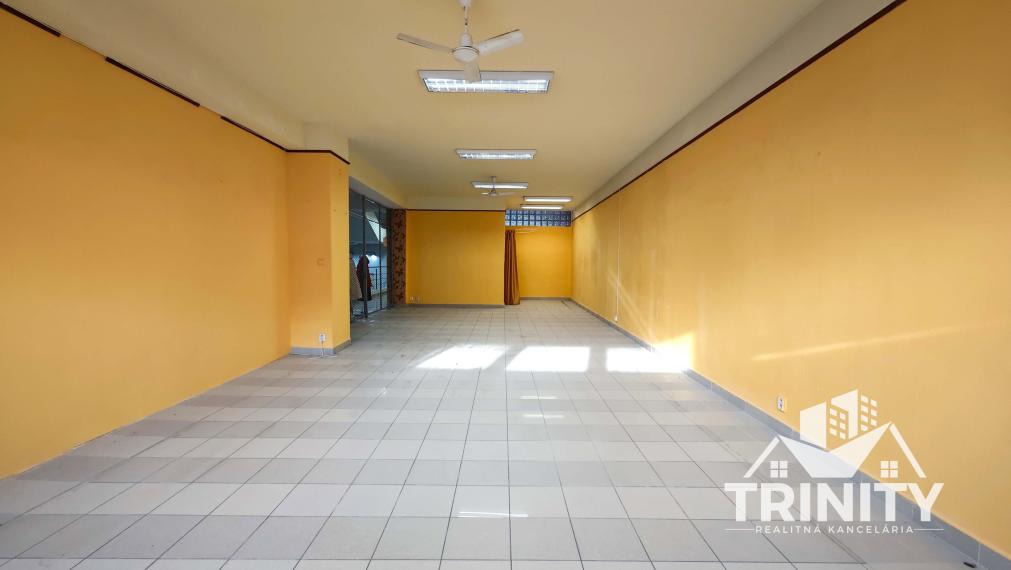 Na prenájom obchodný priestor v centre mesta v Nových Zámkoch