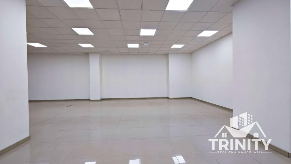 Na prenájom obchodný priestor v centre mesta v Nových Zámkoch