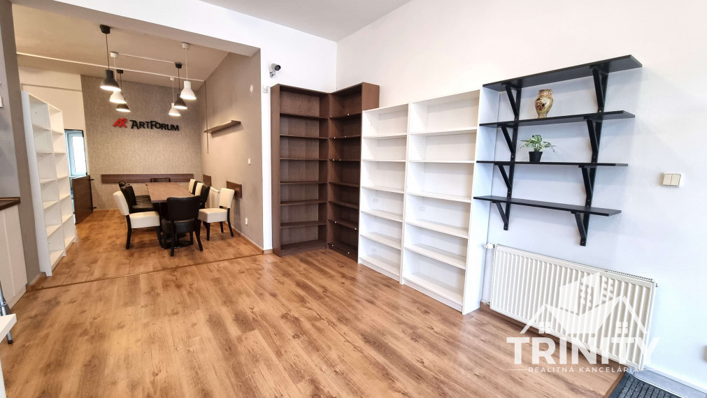 Na prenájom nebytový - obchodný priestor v centre mesta Nové Zámky