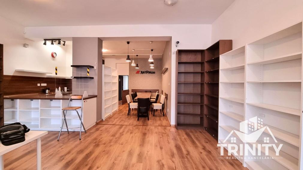 Na prenájom nebytový - obchodný priestor v centre mesta Nové Zámky