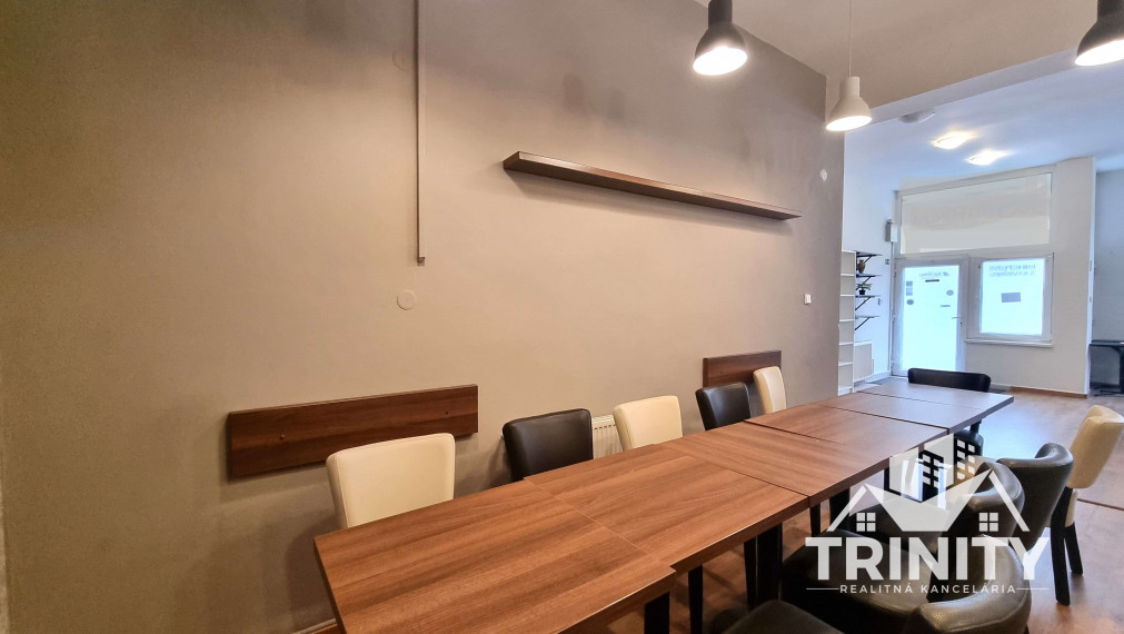 Na prenájom nebytový - obchodný priestor v centre mesta Nové Zámky