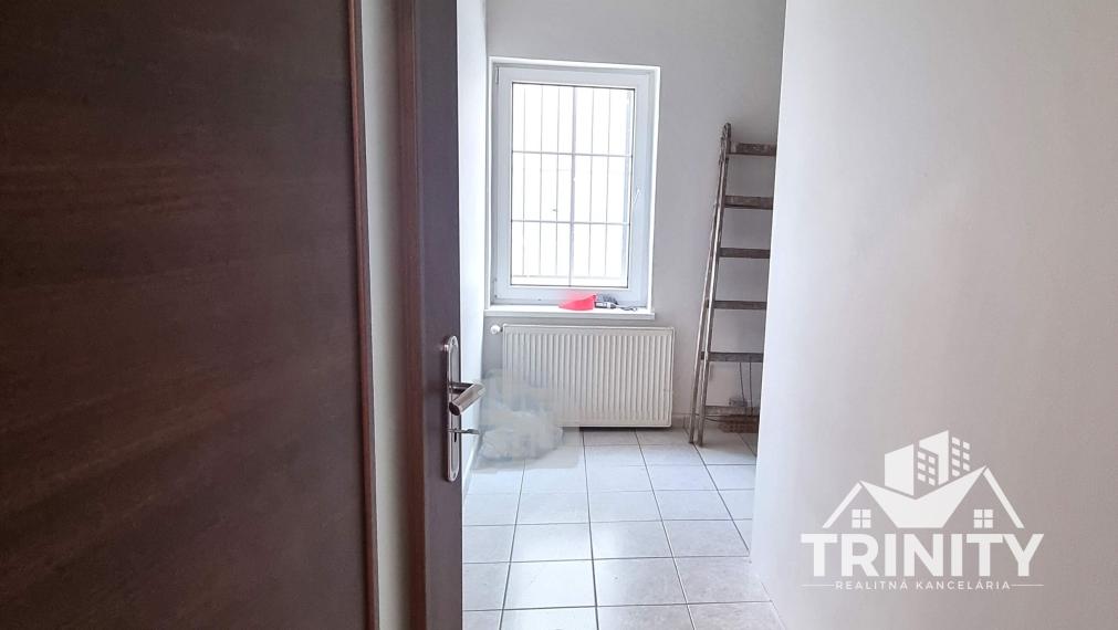 Na prenájom nebytový - obchodný priestor v centre mesta Nové Zámky