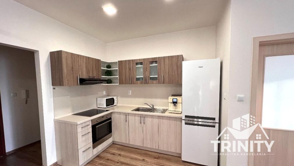 Na prenájom 2-izbový byt na Andovskej ulici v Nových Zámkoch