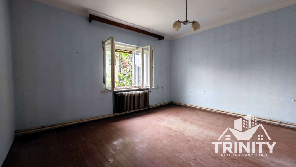 Na predaj poschodový rodinný dom v Nových Zámkoch