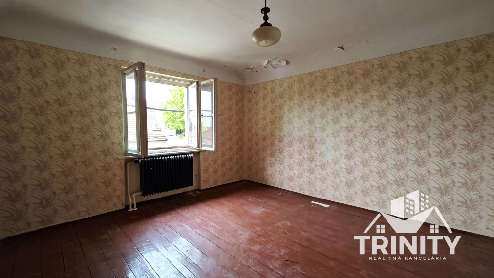 Na predaj poschodový rodinný dom v Nových Zámkoch