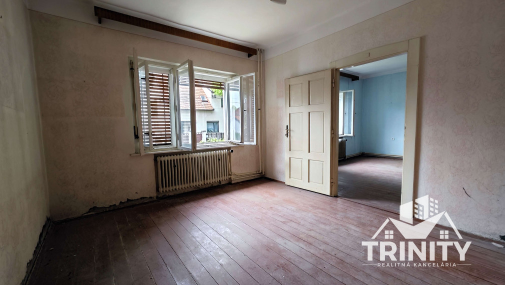 Na predaj poschodový rodinný dom v Nových Zámkoch