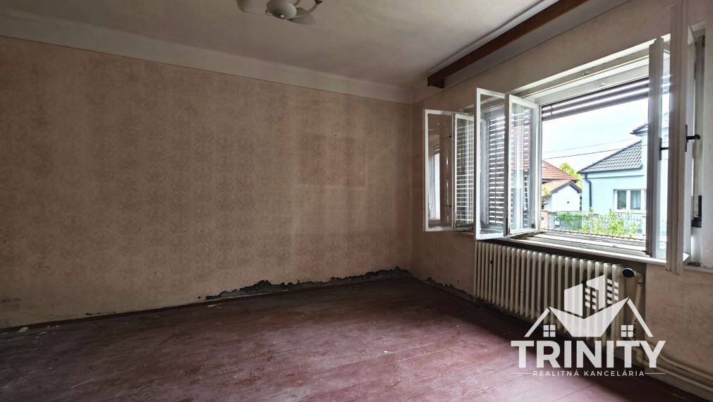 Na predaj poschodový rodinný dom v Nových Zámkoch