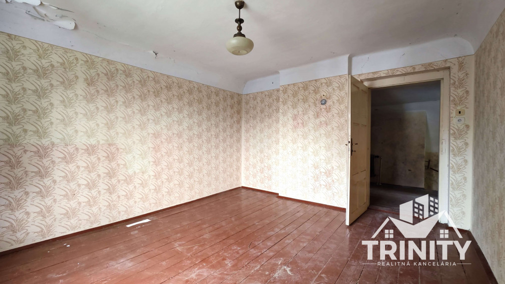 Na predaj poschodový rodinný dom v Nových Zámkoch