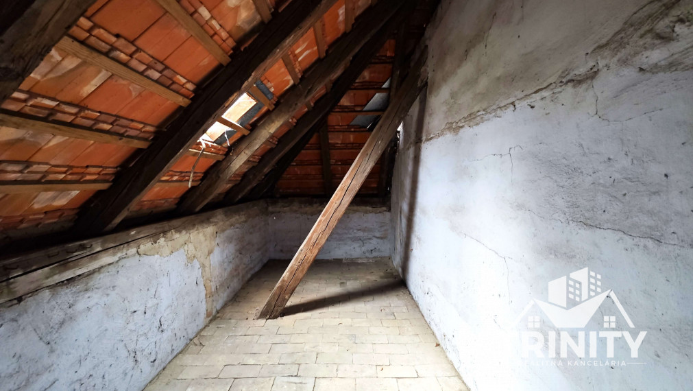 Na predaj poschodový rodinný dom v Nových Zámkoch