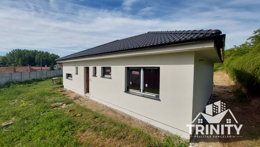 Na predaj 4-izbová novostavba rodinného domu v obci Semerovo