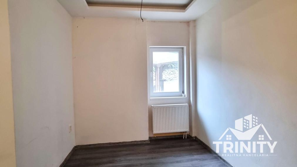 Na prenájom priestor s veľkou terasou v Nových Zámkoch