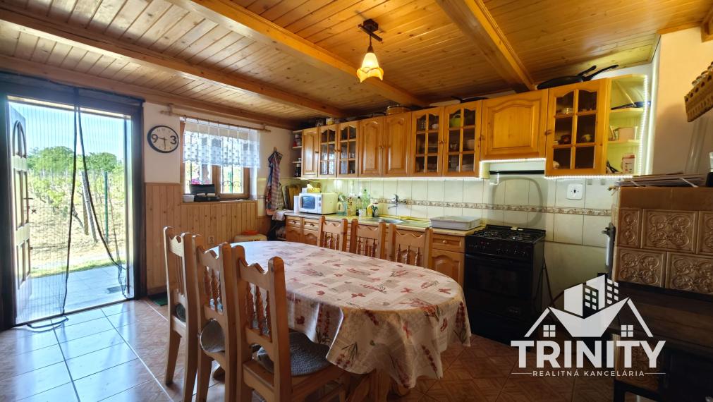 Znížená CENA! Na predaj chata v obci Trávnica, 3D obhliadka