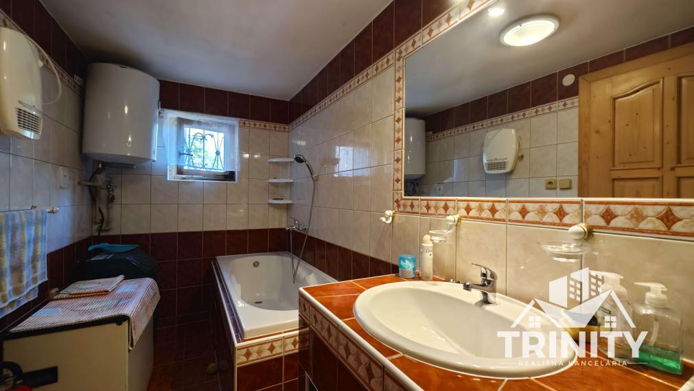 Znížená CENA! Na predaj chata v obci Trávnica, 3D obhliadka