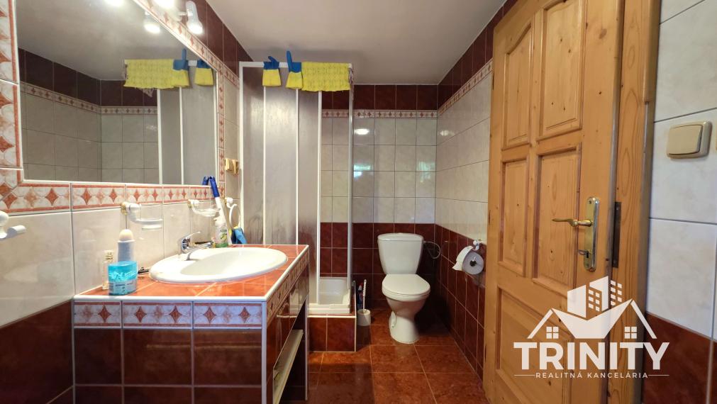 Znížená CENA! Na predaj chata v obci Trávnica, 3D obhliadka