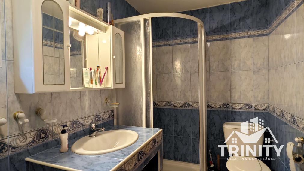 Znížená CENA! Na predaj chata v obci Trávnica, 3D obhliadka