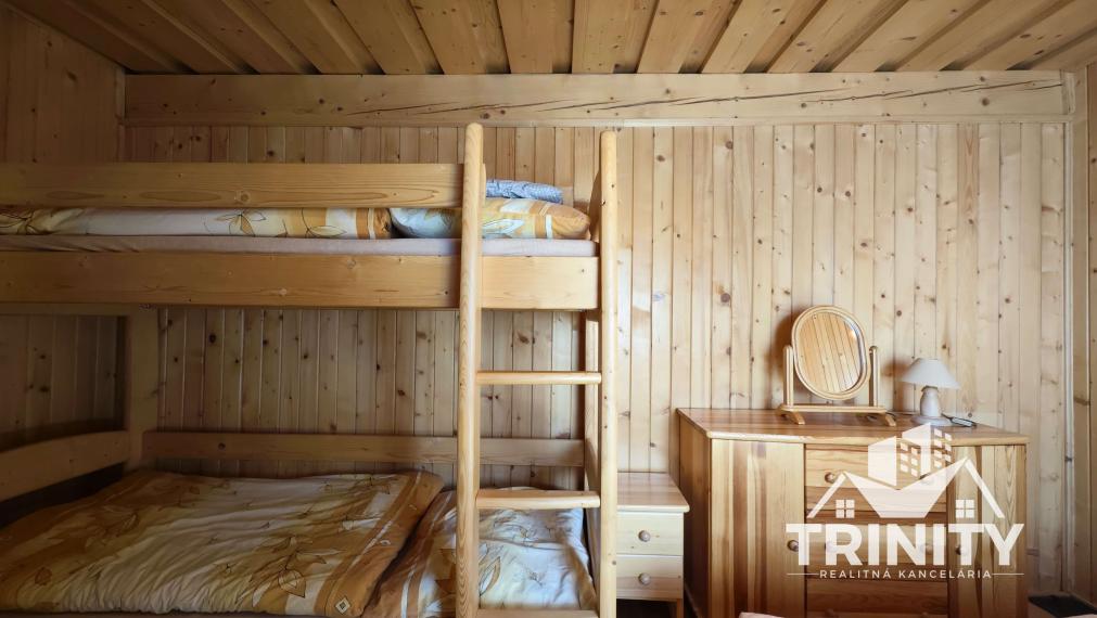 Znížená CENA! Na predaj chata v obci Trávnica, 3D obhliadka
