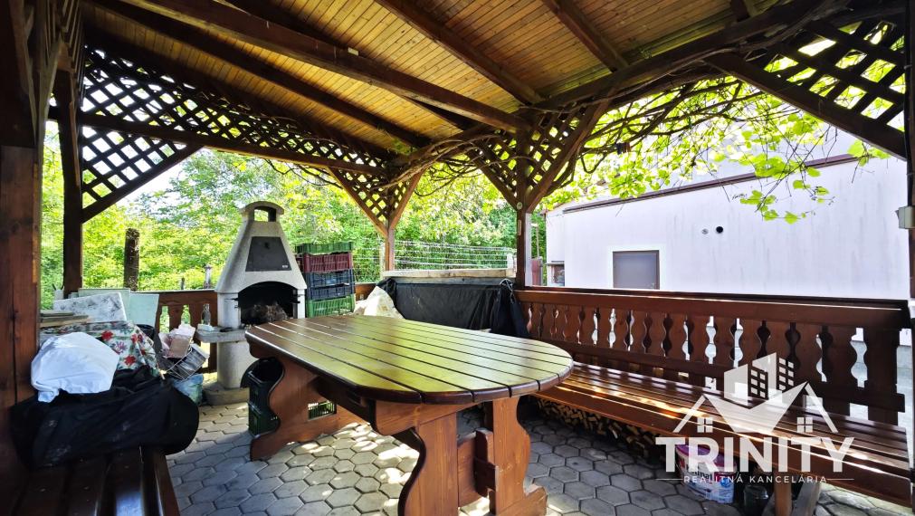 Znížená CENA! Na predaj chata v obci Trávnica, 3D obhliadka