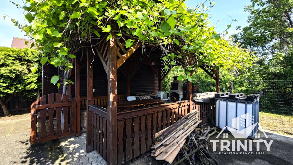 Znížená CENA! Na predaj chata v obci Trávnica, 3D obhliadka