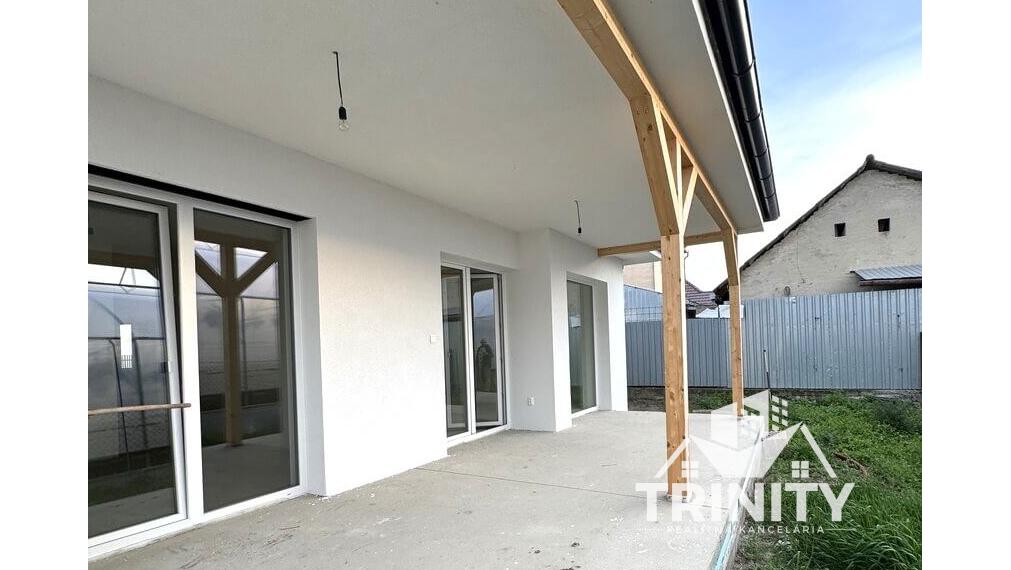 Na predaj moderná novostavba 4-izbového rodinného domu   v meste Nesvady