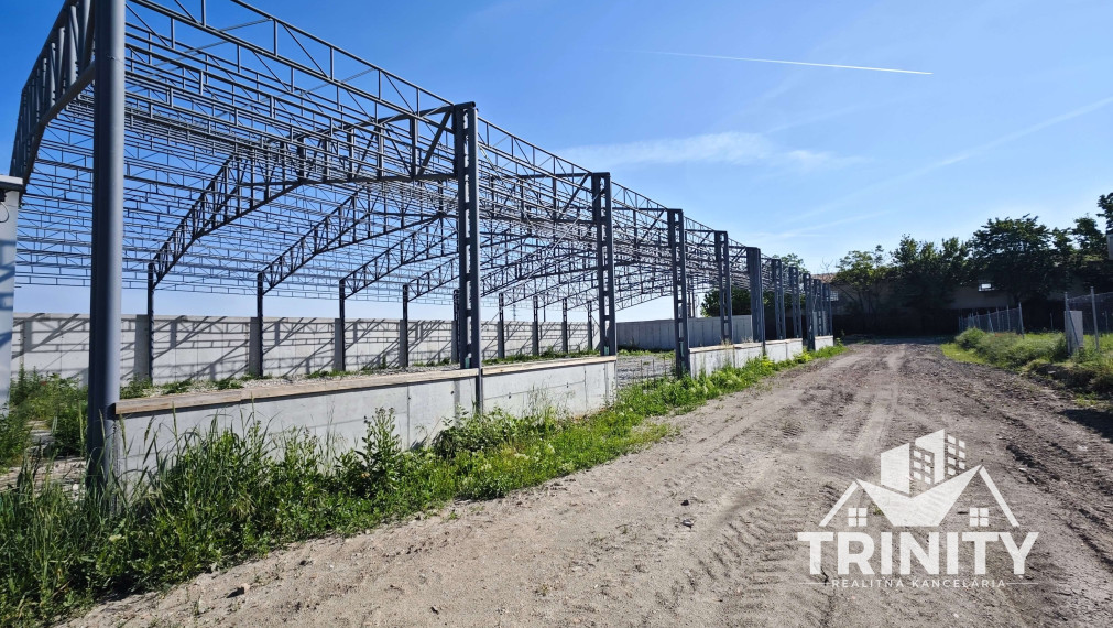Na predaj ocelová neopláštená hala v Nových Zámkoch