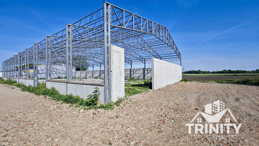 Na predaj ocelová neopláštená hala v Nových Zámkoch
