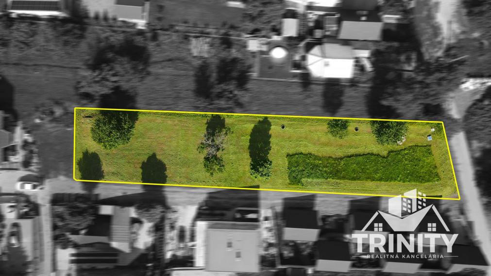 Na predaj pozemok pri termálnom kúpalisku v obci Podhájska