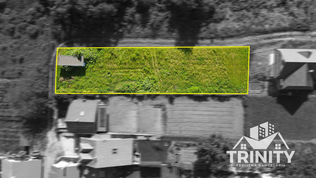 Na predaj pozemok pri termálnom kúpalisku v obci Podhájska