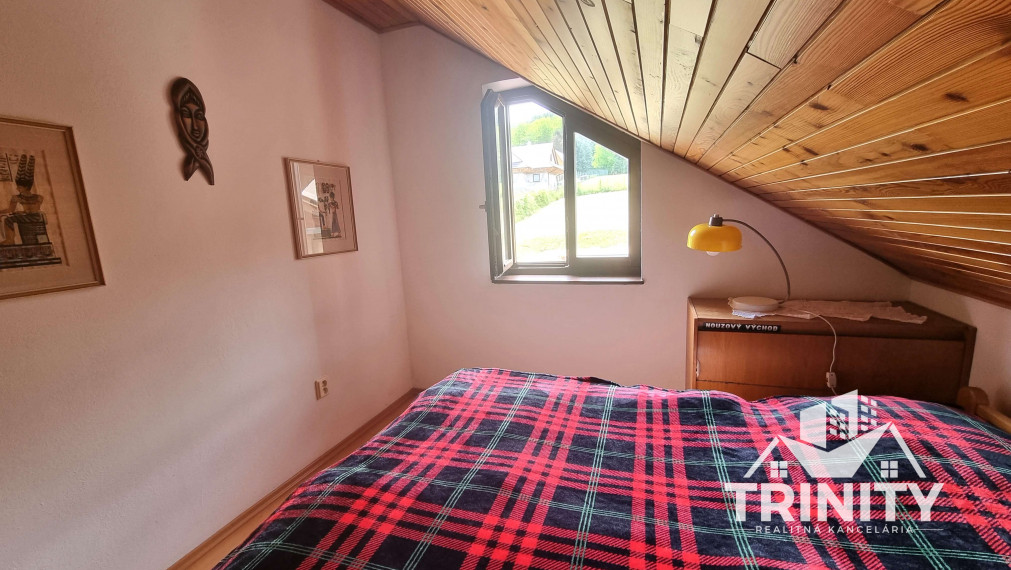 Na predaj zateplená murovaná chata v obci Podhájska