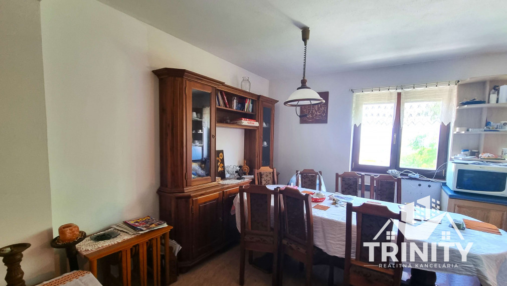 Na predaj zateplená murovaná chata v obci Podhájska