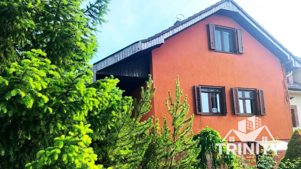 Na predaj zateplená murovaná chata v obci Podhájska