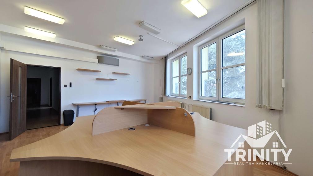 Na prenájom nebytový kancelársky priestor v Nových Zámkoch