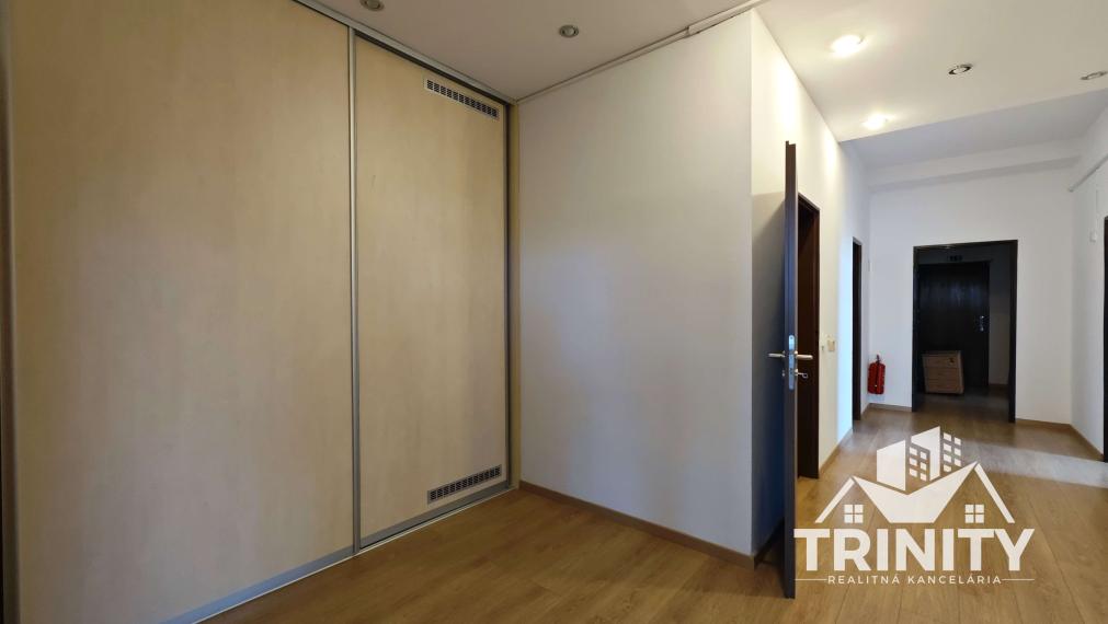 Na prenájom nebytový kancelársky priestor v Nových Zámkoch