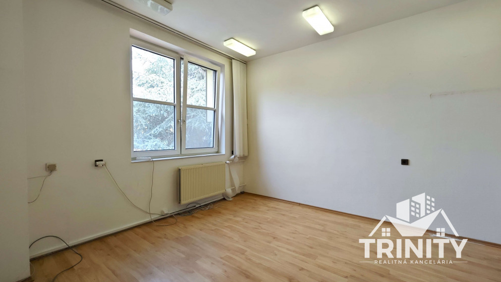 Na prenájom nebytový kancelársky priestor v Nových Zámkoch