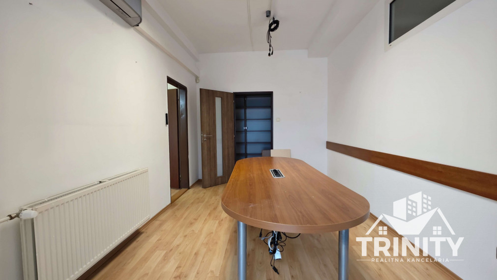 Na prenájom nebytový kancelársky priestor v Nových Zámkoch