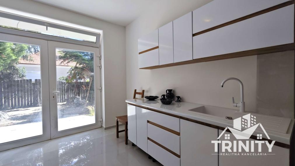 Na prenájom kompletne prerobený rodinný dom v meste Nesvady