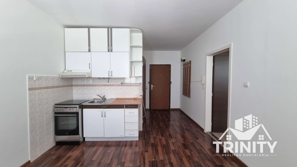 Na prenájom 1-izbový byt s balkónom v meste Nové Zámky