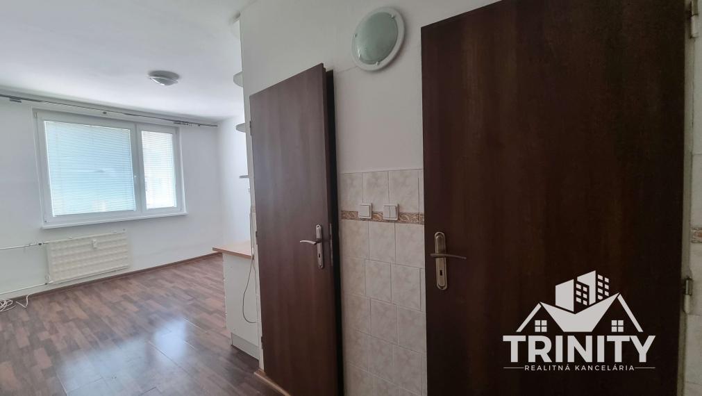 Na prenájom 1-izbový byt s balkónom v meste Nové Zámky