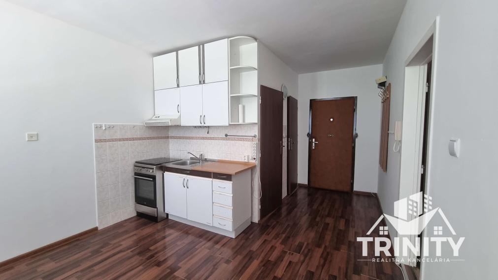 Na prenájom 1-izbový byt s balkónom v meste Nové Zámky