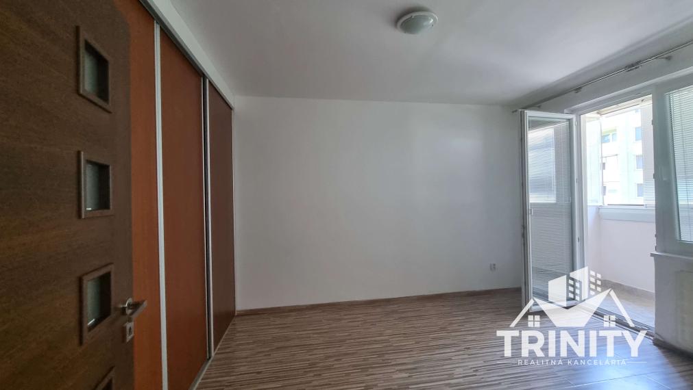 Na prenájom 1-izbový byt s balkónom v meste Nové Zámky