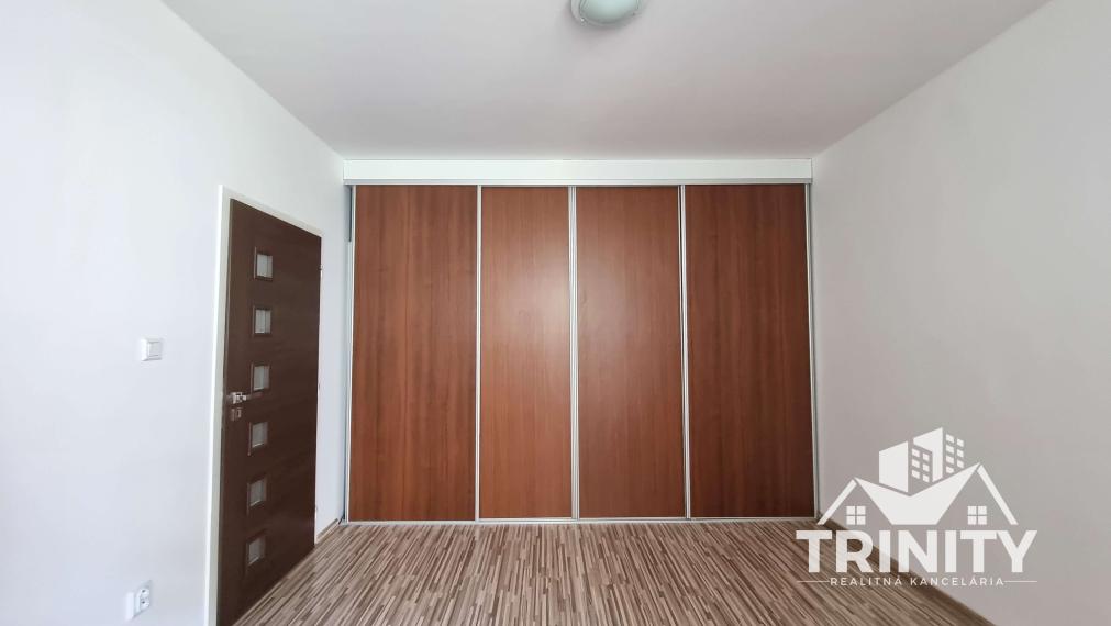 Na prenájom 1-izbový byt s balkónom v meste Nové Zámky