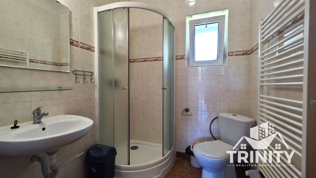 Na predaj Penzión / Apartmánový dom v obci Podhájska