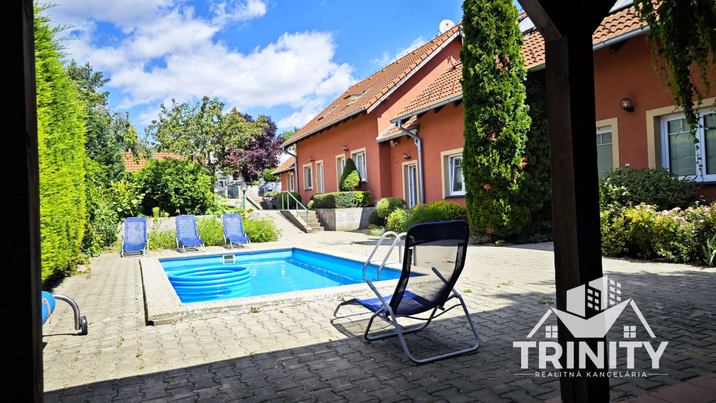 Na predaj Penzión / Apartmánový dom v obci Podhájska