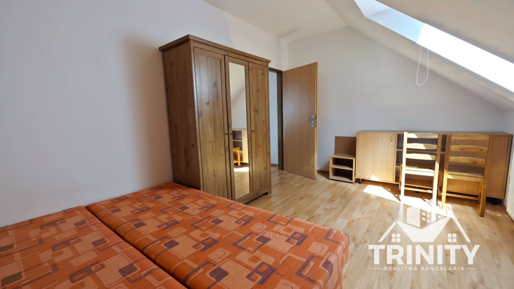 Na predaj Penzión / Apartmánový dom v obci Podhájska