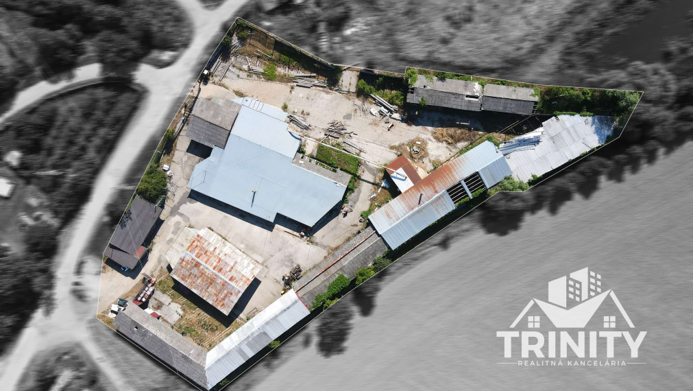 Na predaj priemyselný areál / pozemok / sklady v obci Svodín