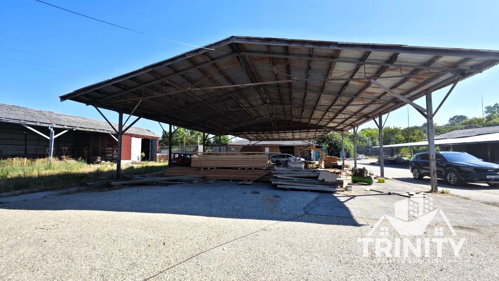 Na predaj priemyselný areál / pozemok / sklady v obci Svodín