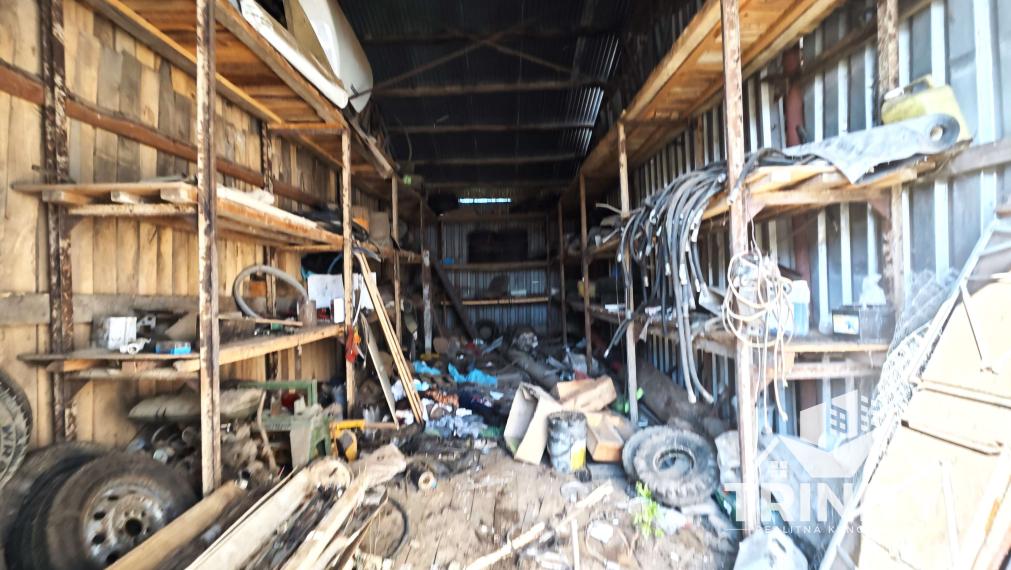 Na predaj priemyselný areál / pozemok / sklady v obci Svodín