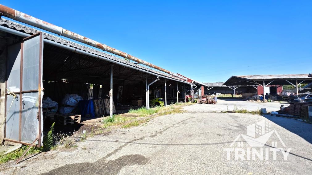 Na predaj priemyselný areál / pozemok / sklady v obci Svodín