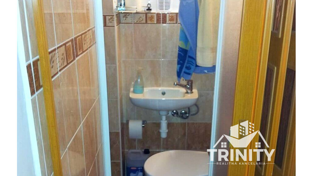 Na predaj krásna murovaná chata so zastrešenou terasou v Nových Zámkoch