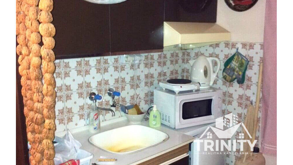 Na predaj krásna murovaná chata so zastrešenou terasou v Nových Zámkoch